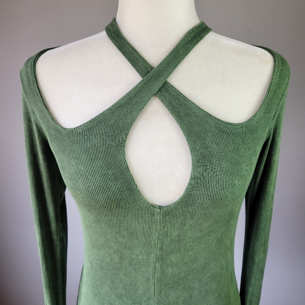 Michael Lauren Green Crisscross Top - Picture 6 of 16